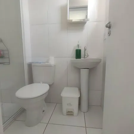 Ap Studio Amplo E Arejado, Com Internet Rapida, Facil Acesso Ao Centro E Porto De Paranagua Exterior photo
